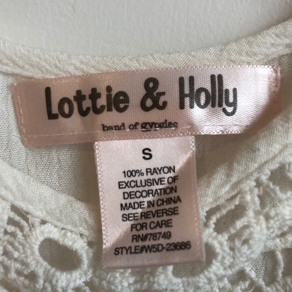 Cream crop top
